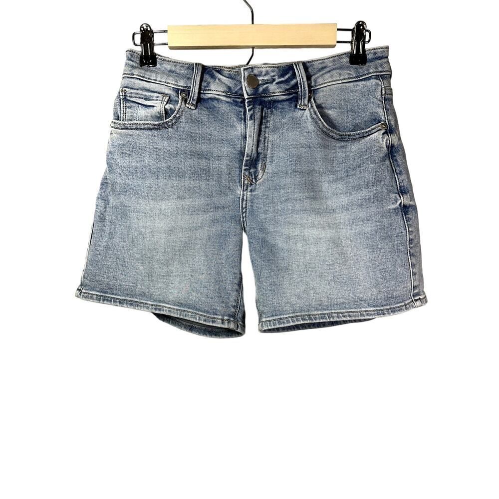 DEAR JOHN Women's Light Wash Distressed Denim Ava Jean Short Blue Size 27